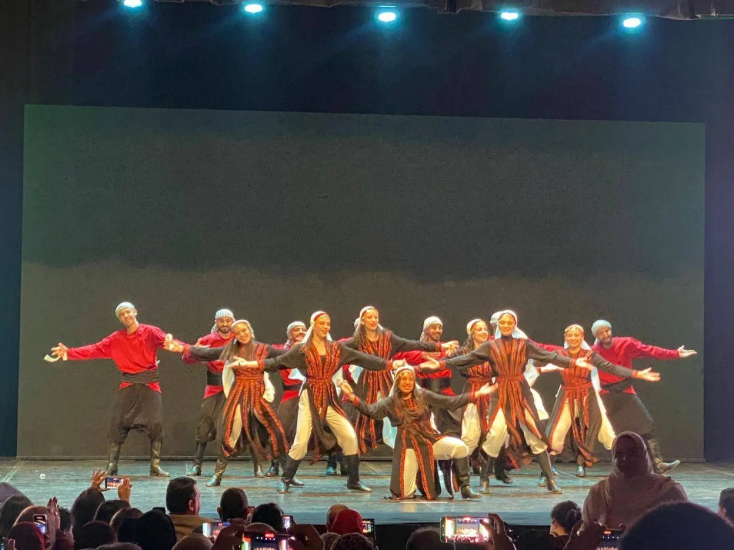 رقصات وأغانٍ فولكلورية لفرقة كنعان (دار الأوبرا المصرية)