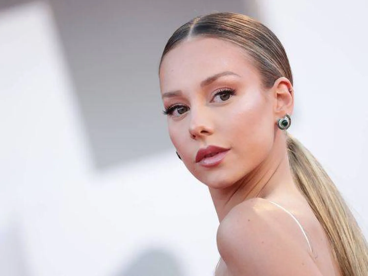 الممثلة الإسبانية إستر إكسبوسيتو (إل كونفدينسيال)