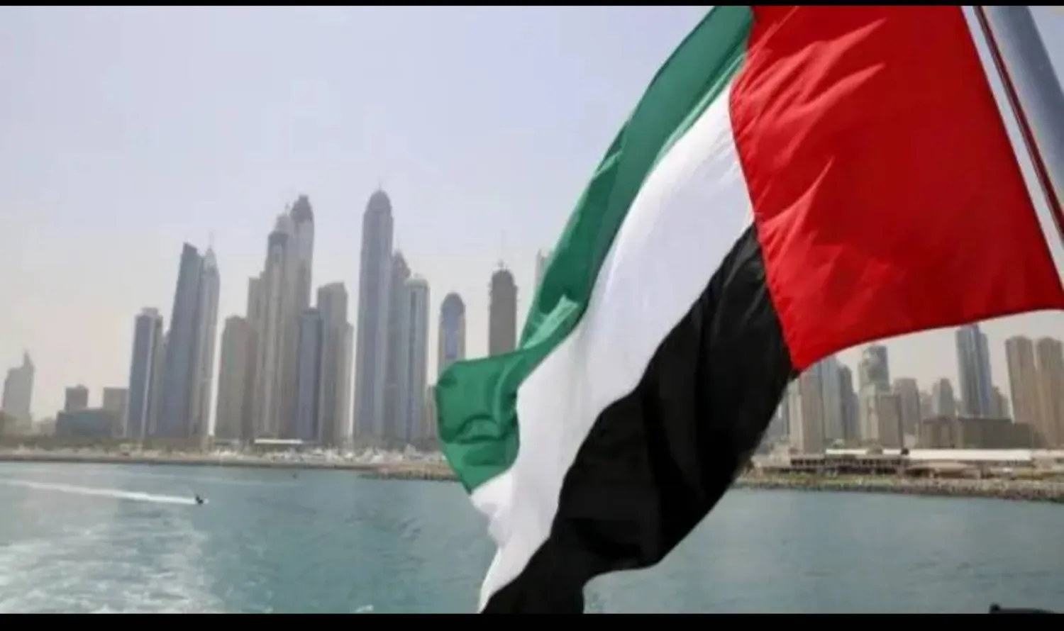 علم الإمارات (رويترز)