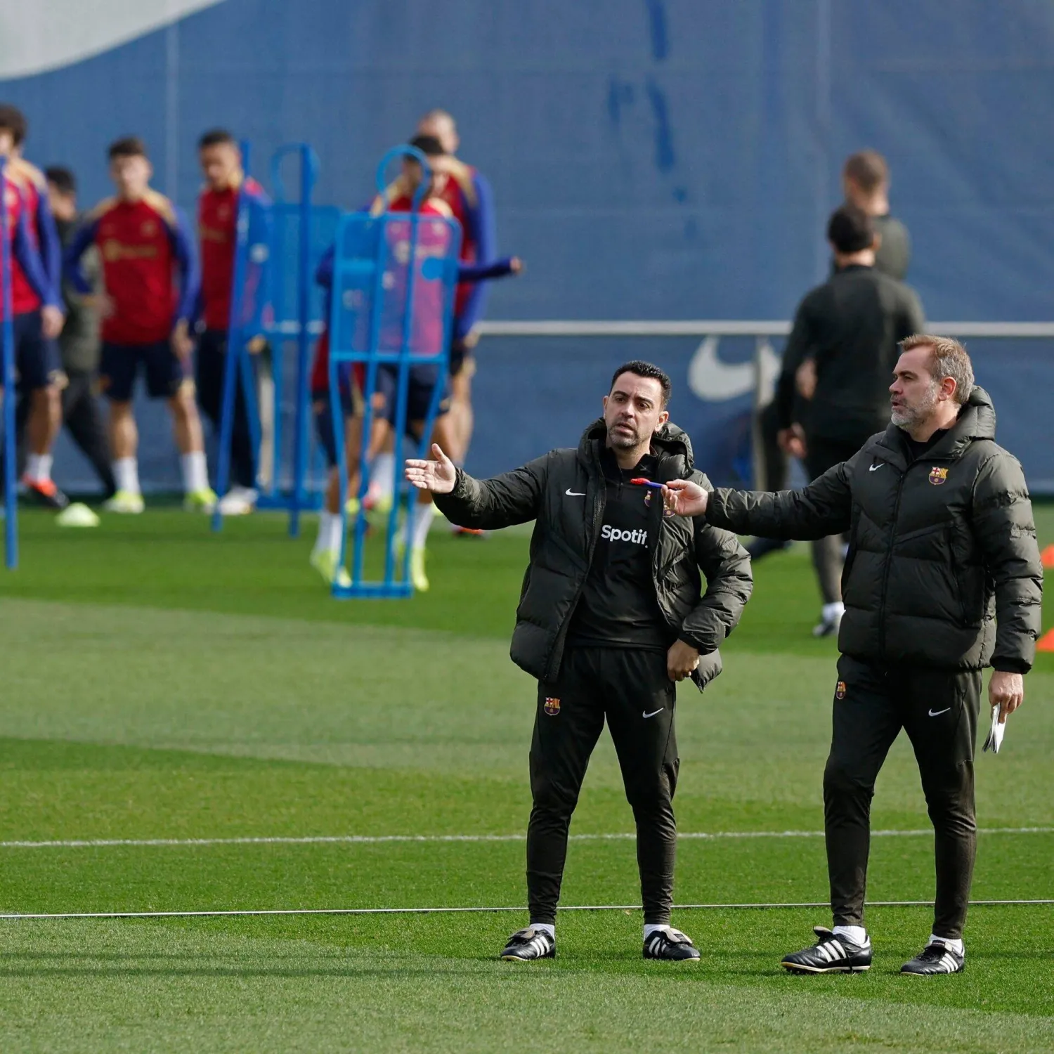 تشافي (رويترز)