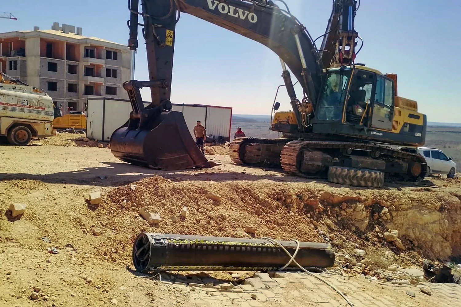 This handout photograph taken and released on March 9, 2026, by Turkish news agency DHA (Demiroren News Agency) shows part of a second Iranian ballistic missile destroyed by NATO in Turkish airspace. (Photo by Handout / DHA (Demiroren News Agency) / AFP) 