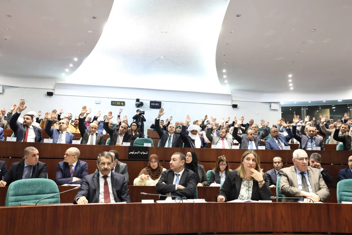 جانب من جلسة مصادقة النواب على حزمة قوانين الإصلاحات (البرلمان)