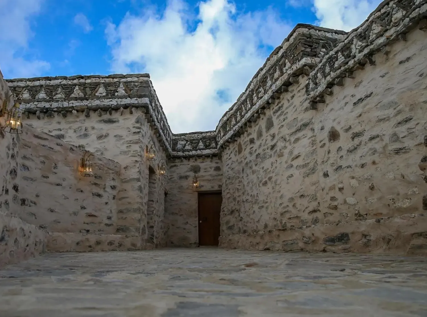 The mosque is historically linked to the companion Jarir ibn Abdullah Al-Bajali, who embraced Islam in 10 AH - SPA