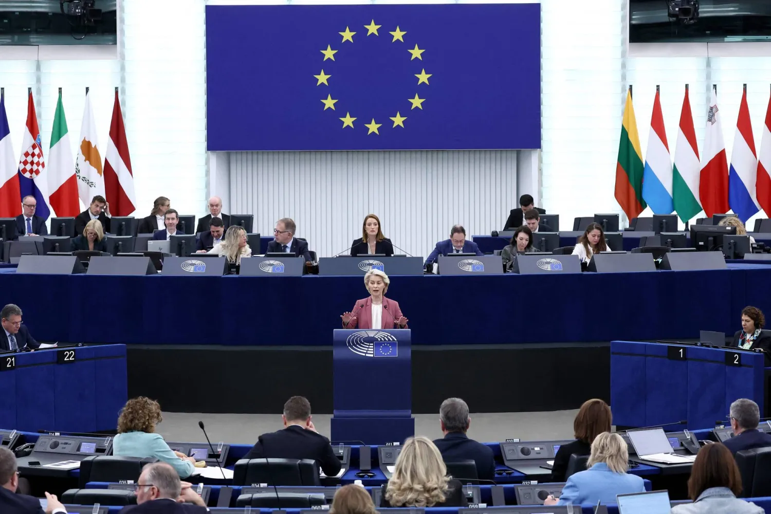 أورسولا فون دير لاين تُلقي كلمة في البرلمان الأوروبي بمدينة ستراسبورغ بشرق فرنسا 11 مارس 2026 (أ.ف.ب)