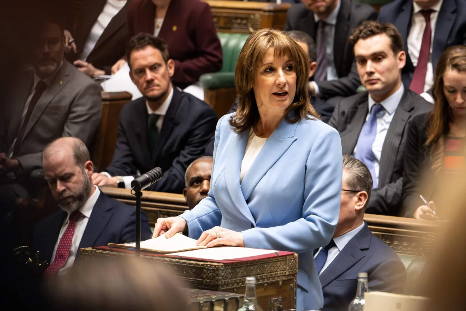 راشيل ريفز تقدم بيان موازنة الربيع وسط مخاوف من تبعات الحرب في إيران وارتفاع أسعار الطاقة يوم 3 مارس 2026 (أ.ف.ب)