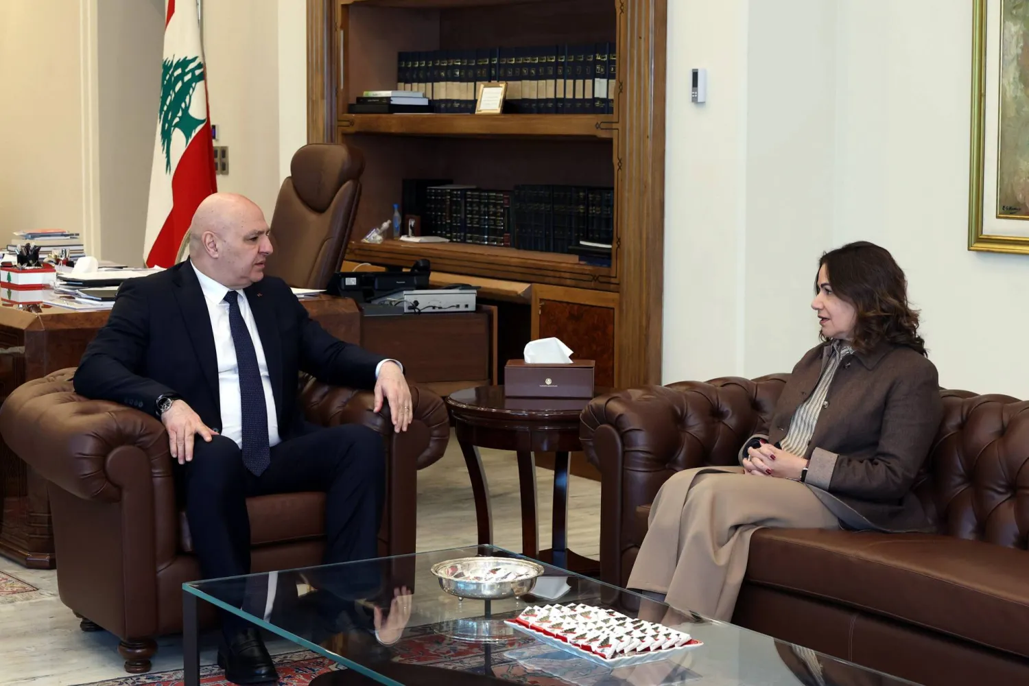 الرئيس اللبناني جوزيف عون يستقبل وزيرة الشؤون الاجتماعية حنين السيد (الرئاسة اللبنانية)