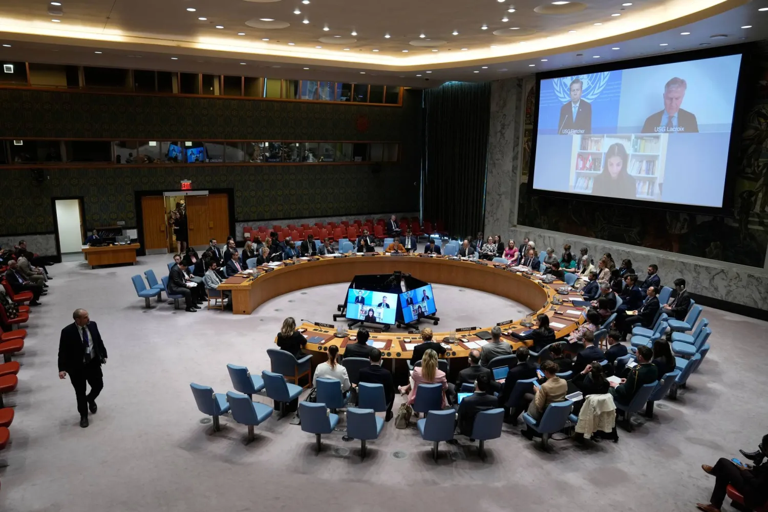 مجلس الأمن مجتمعاً بشأن لبنان بمقر الأمم المتحدة في نيويورك (أ.ب)