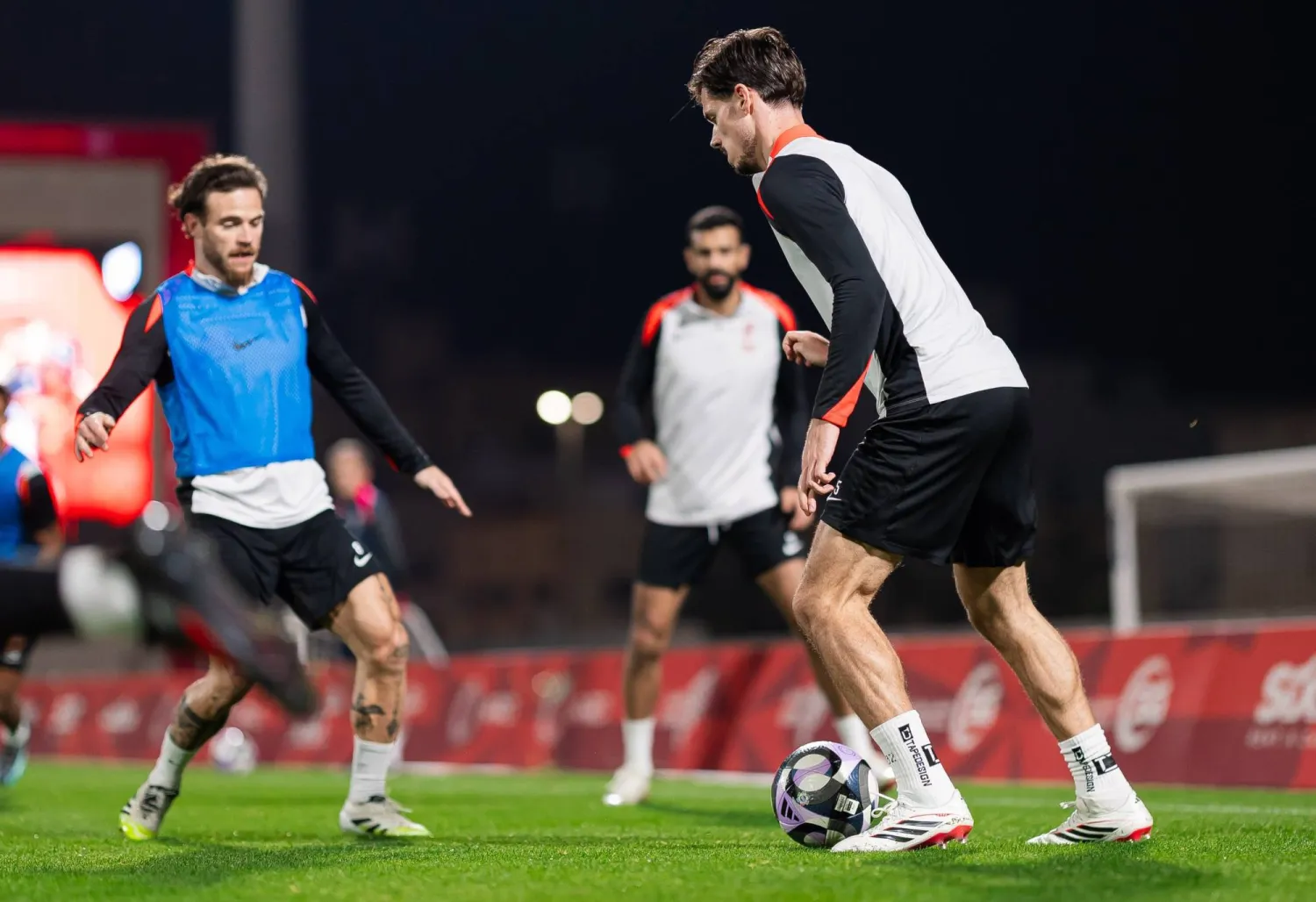 من تدريبات القادسية استعداداً للأهلي (موقع النادي) 