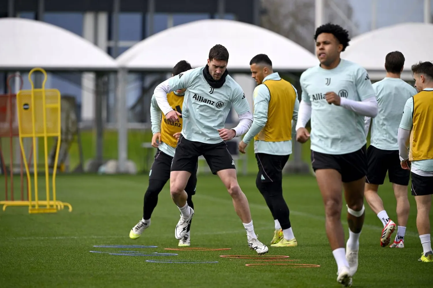 فلاهوفيتش خلال مشاركته في تدريبات اليوفي (موقع النادي)