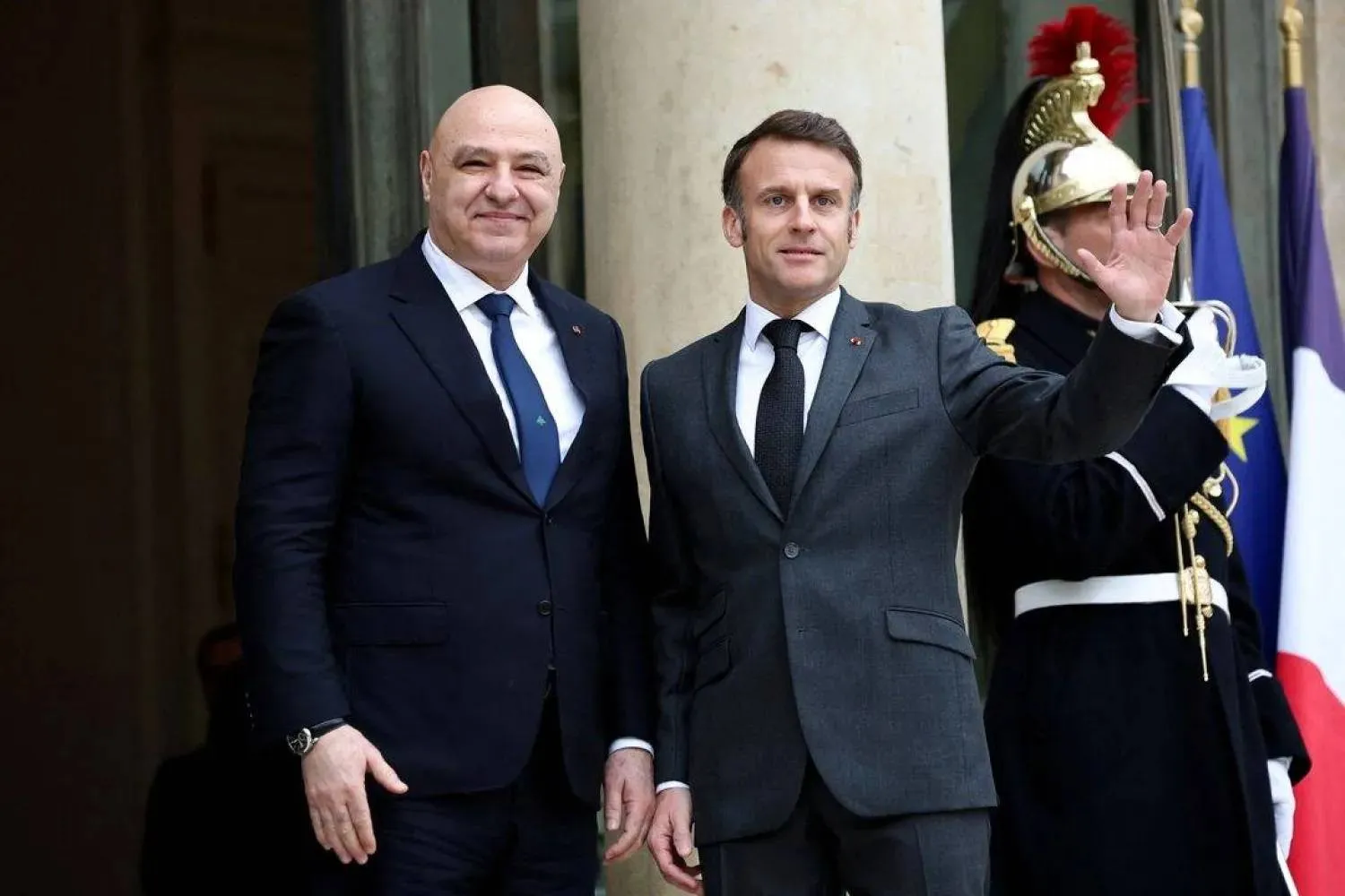 خلال استقبال الرئيس الفرنسي إيمانويل ماكرون نظيره اللبناني جوزيف عون بقصر الإليزيه يوم 28 مارس 2025 (أرشيفية - رويترز)