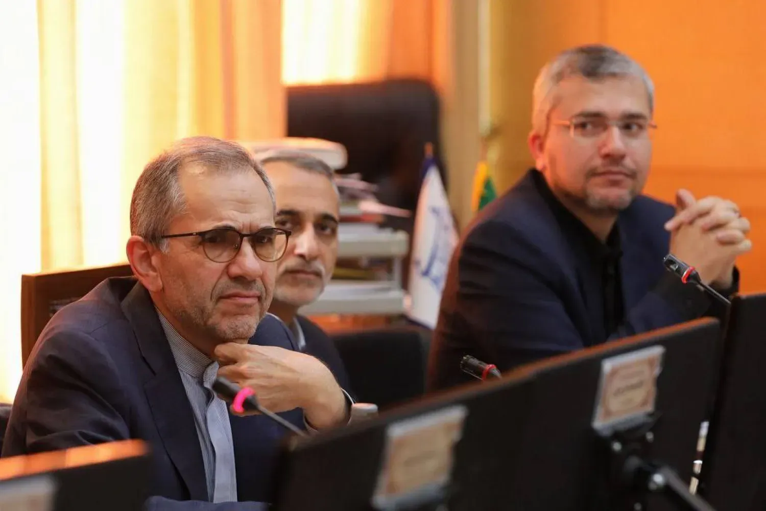 Mecid Taht Revançi, geçen yıl aralık ayı başında Avrupalılarla yapılan ikinci tur görüşmelerin sonuçları hakkında Ulusal Güvenlik Komisyonu’nu bilgilendirdi. (İran İslam Şurası Meclisi internet sitesi)