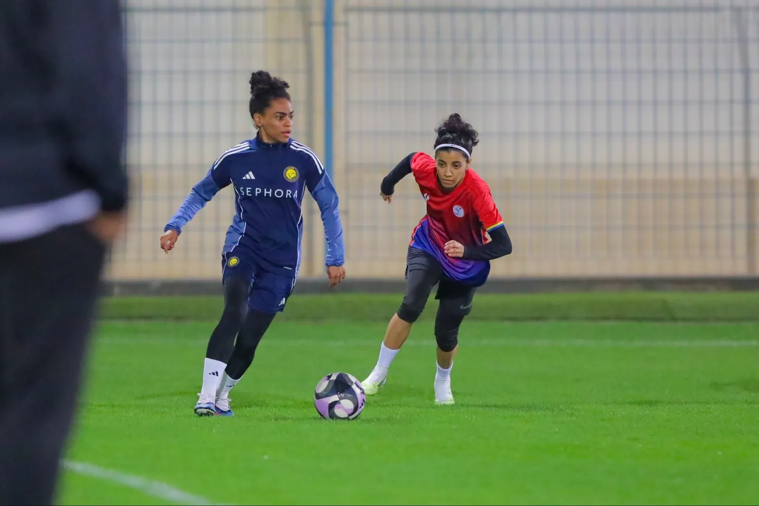 من المناورة التدريبية التي جمعت سيدات النصر والترجي (موقع النادي)