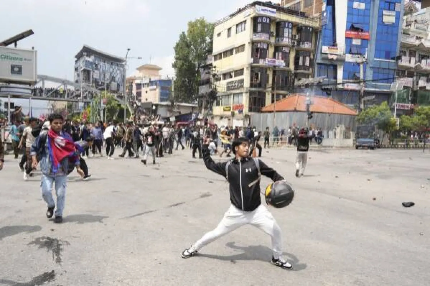 من الاضطرابات التي عكست سخط الشارع النيبالي في الفنرة الأخيرة. (آ ب)