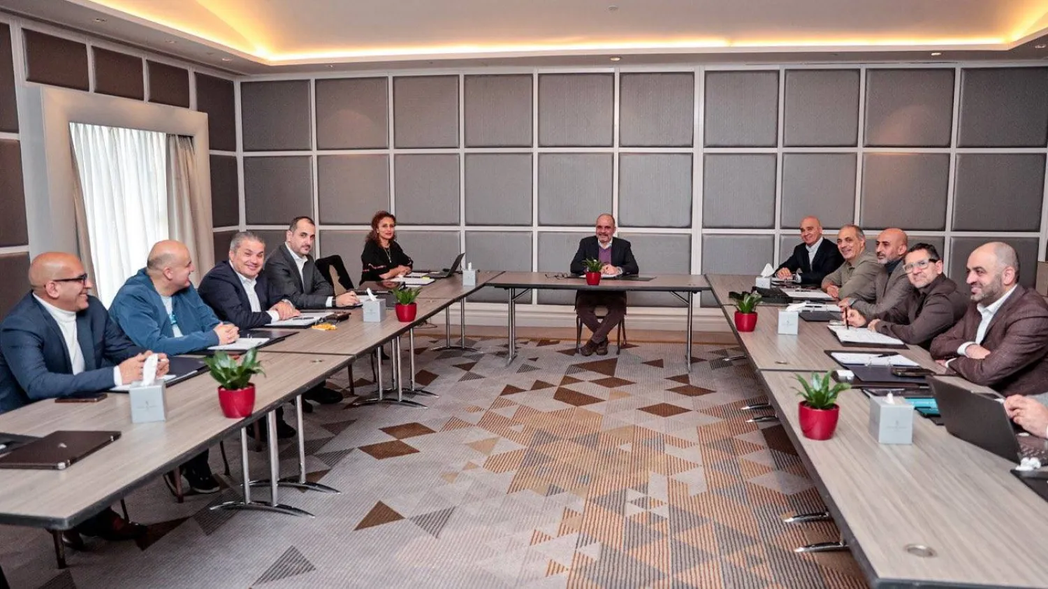 من آخر اجتماعات الاتحاد الأردني لكرة القدم (الشرق الأوسط)