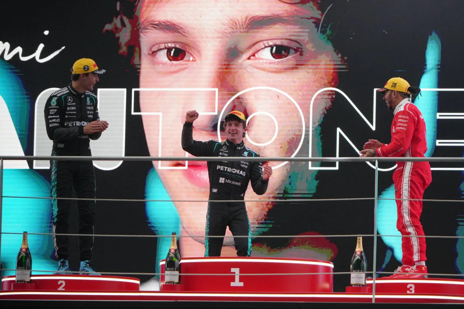 انتزع الشاب الإيطالي كيمي أنتونيلي أول ألقابه في بطولة العالم للفورمولا واحد (أ.ب)