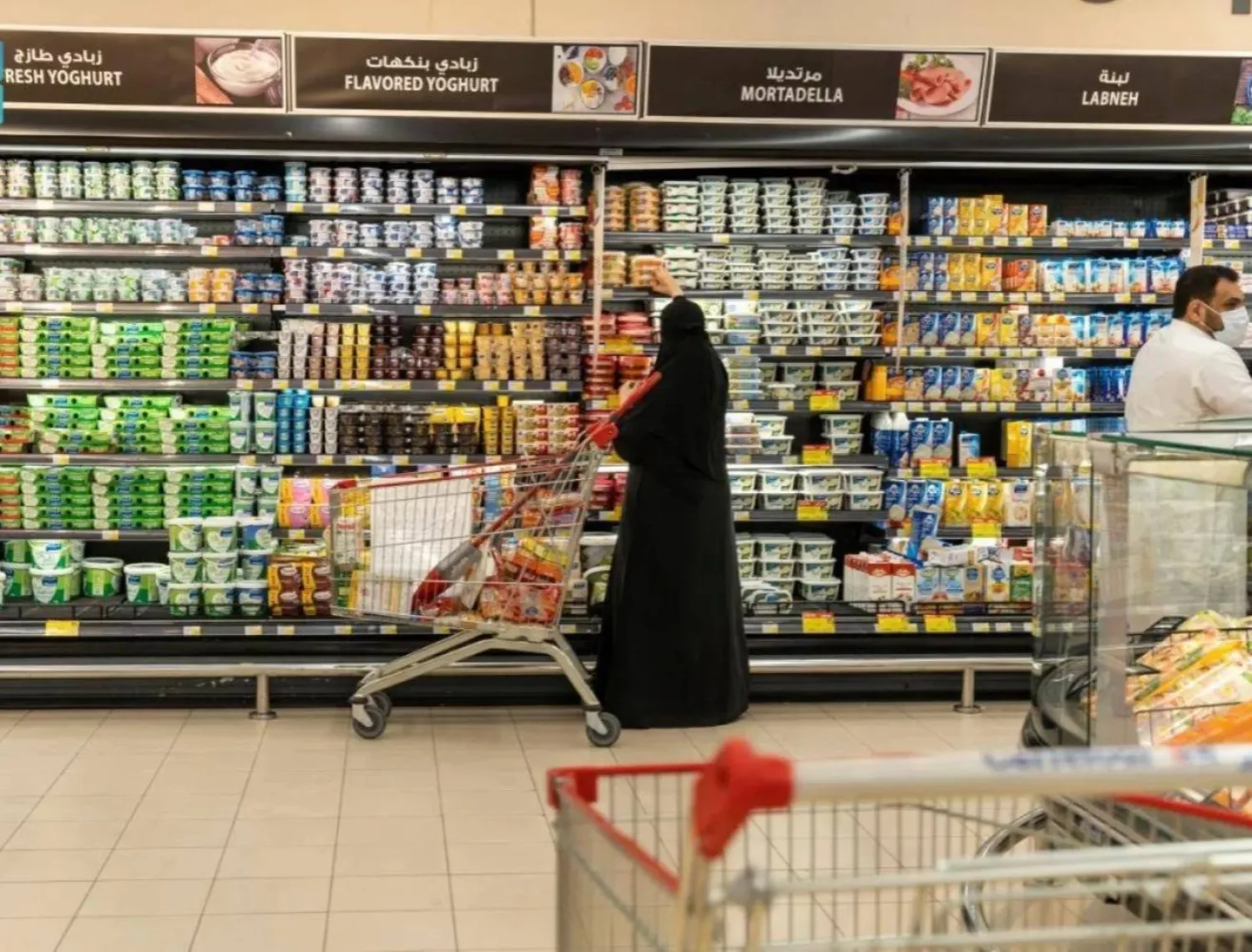 إحدى أسواق المنتجات الغذائية في السعودية (واس)