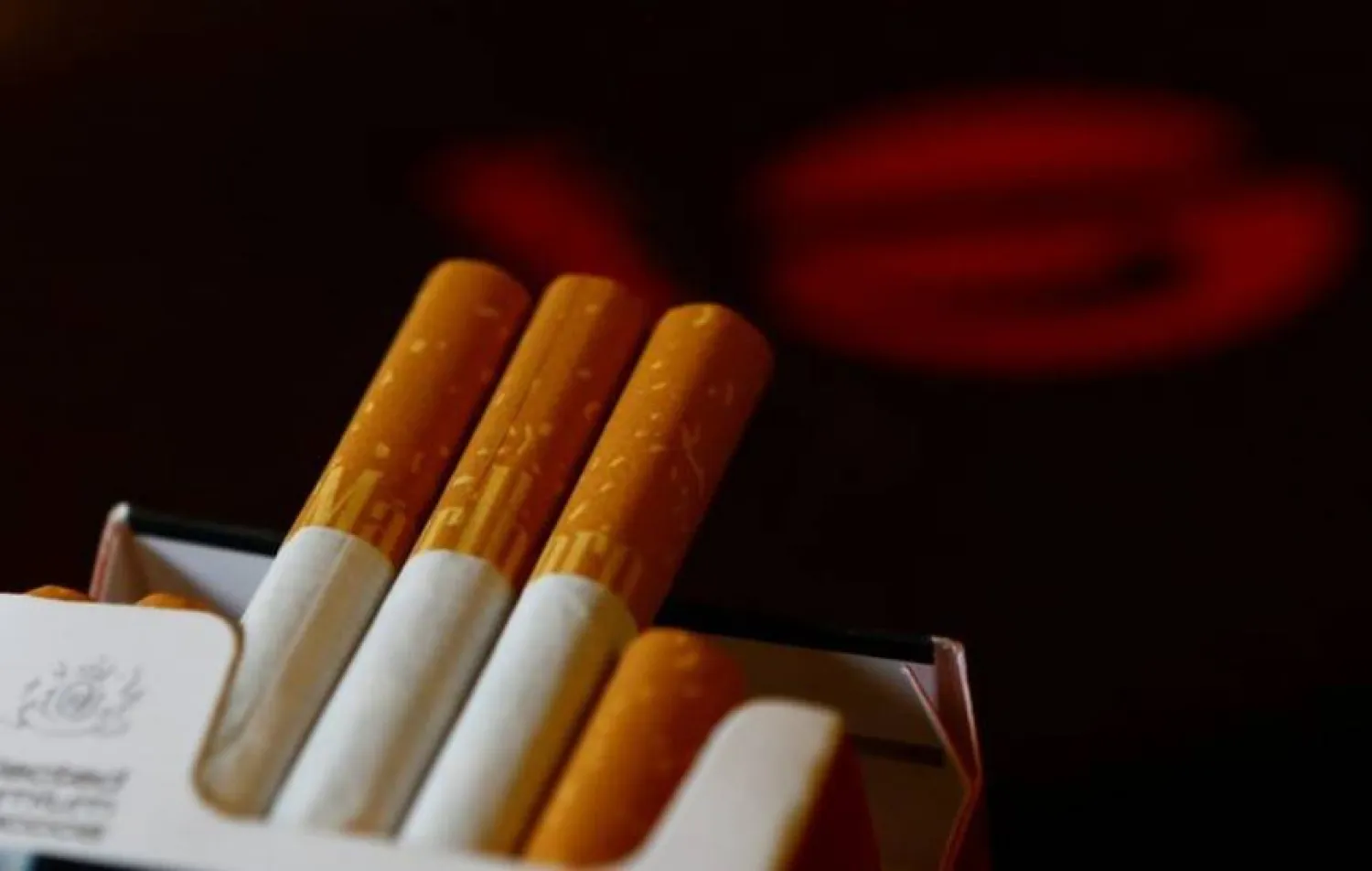 علبة سجائر (أرشيفية - رويترز)