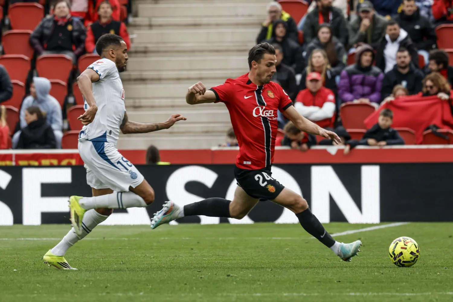 ريال مايوركا هزم إسبانيول (إ.ب.أ)