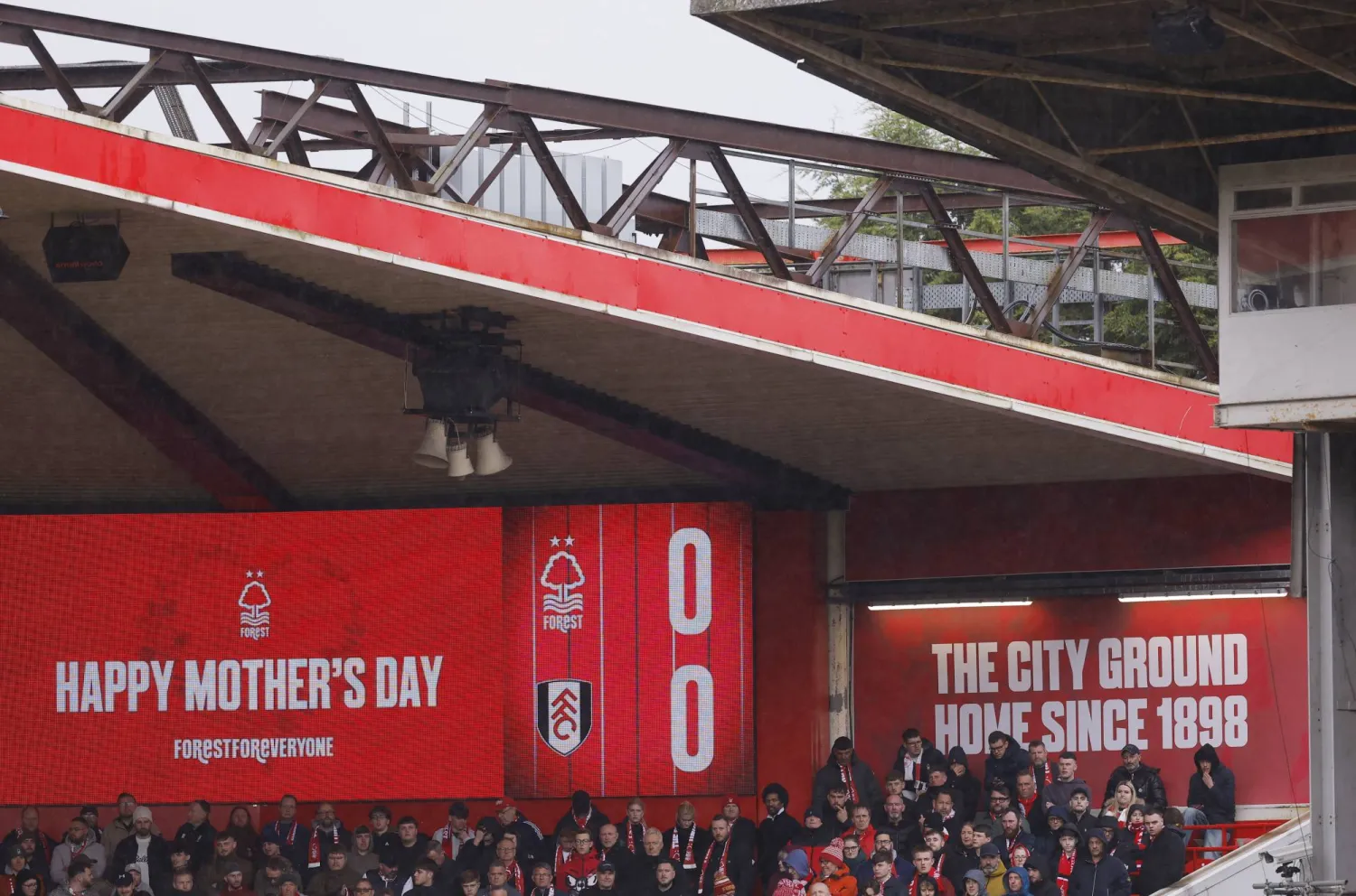 التعادل السلبي حكم مواجهة نوتينغهام فورست وضيفه فولهام (رويترز)