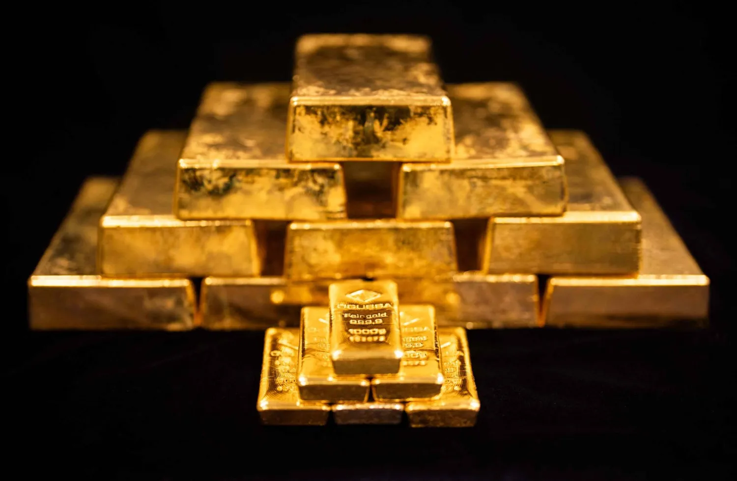 سبائك ذهبية تزن كل منها 1000 غرام تعرض في مصفاة الذهب والفضة النمساوية  في فيينا (أ.ف.ب)