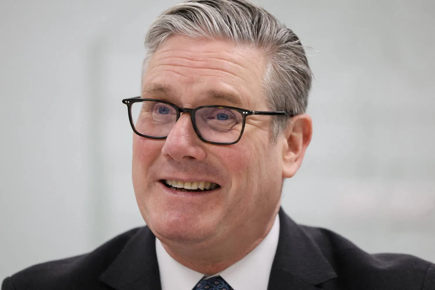 13 March 2026, Ireland, Cork: UK Prime Minister Keir Starmer meets student researchers at the Tyndall National Institute in Cork. Photo: Cathal Mcnaughton/PA Wire/dpa