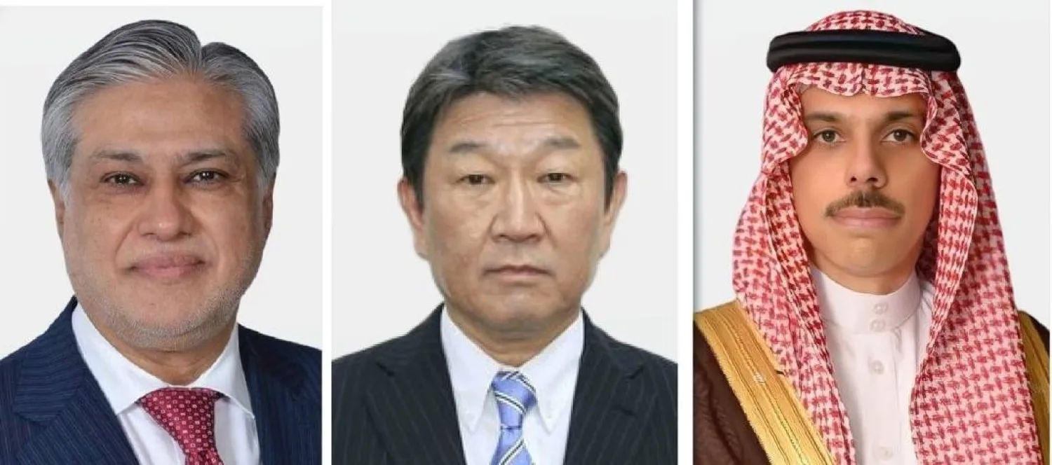 وزراء الخارجية السعودي الأمير فيصل بن فرحان والياباني توشيميتسو موتيجي والباكستاني محمد إسحاق دار (الشرق الأوسط)