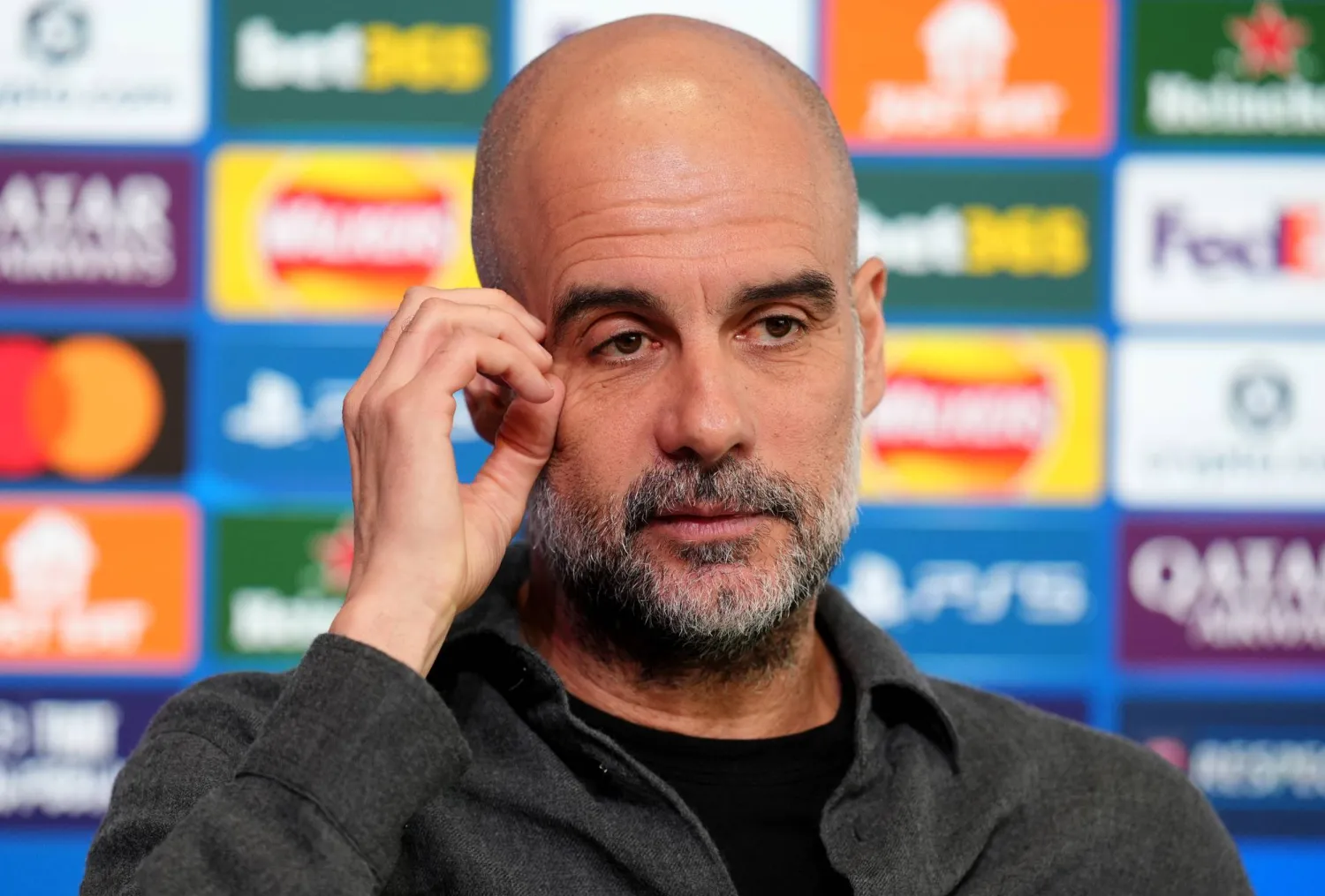 الإسباني بيب غوارديولا المدير الفني لمانشستر سيتي الإنجليزي (د.ب.أ) 