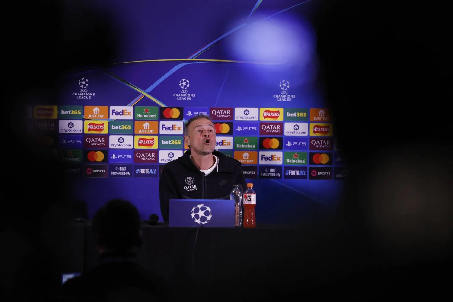 المدرب الإسباني لباريس سان جيرمان الفرنسي لويس إنريكي (رويترز) 