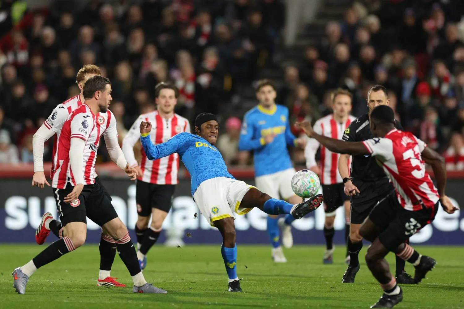 ولفرهامبتون تعادل مع مضيّفه برينتفورد (أ.ف.ب)