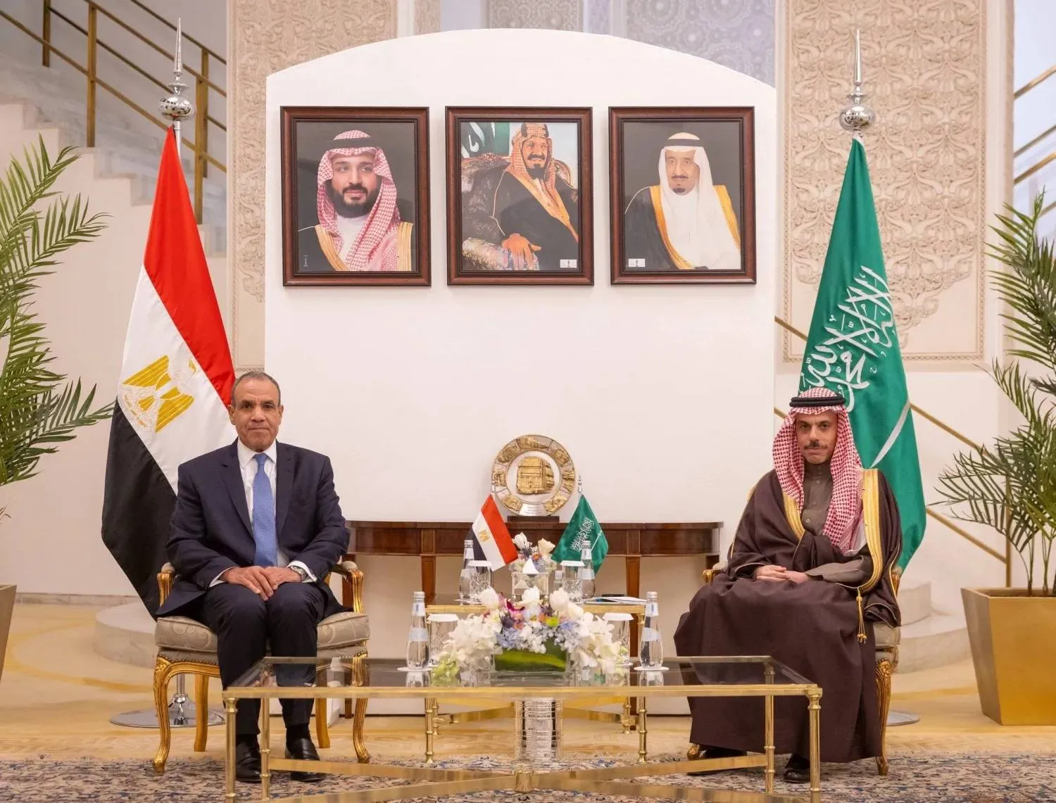 Saudi Foreign Minister Prince Faisal bin Farhan bin Abdullah and his Egyptian counterpart Badr Abdelatty meet in Riyadh on Monday. (SPA)