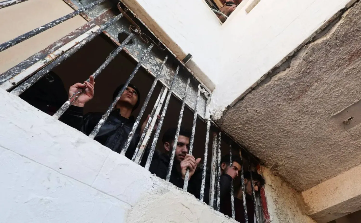 Eski cezaevi yetkilisi, astlarına siyasi mahkûmlara ağır fiziksel ve psikolojik işkence çektirmeleri emrini verdi. (Arşiv – Reuters)