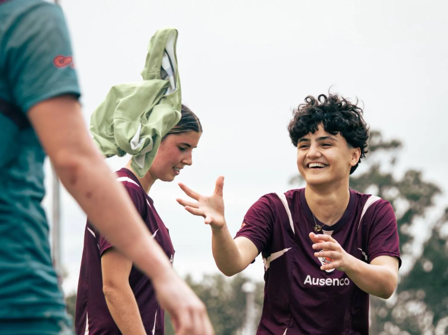 فاطمة بسنديده وعاطفة رمضاني زاده بقيتا في أستراليا في نهاية المطاف (نادي بريزبين رور)