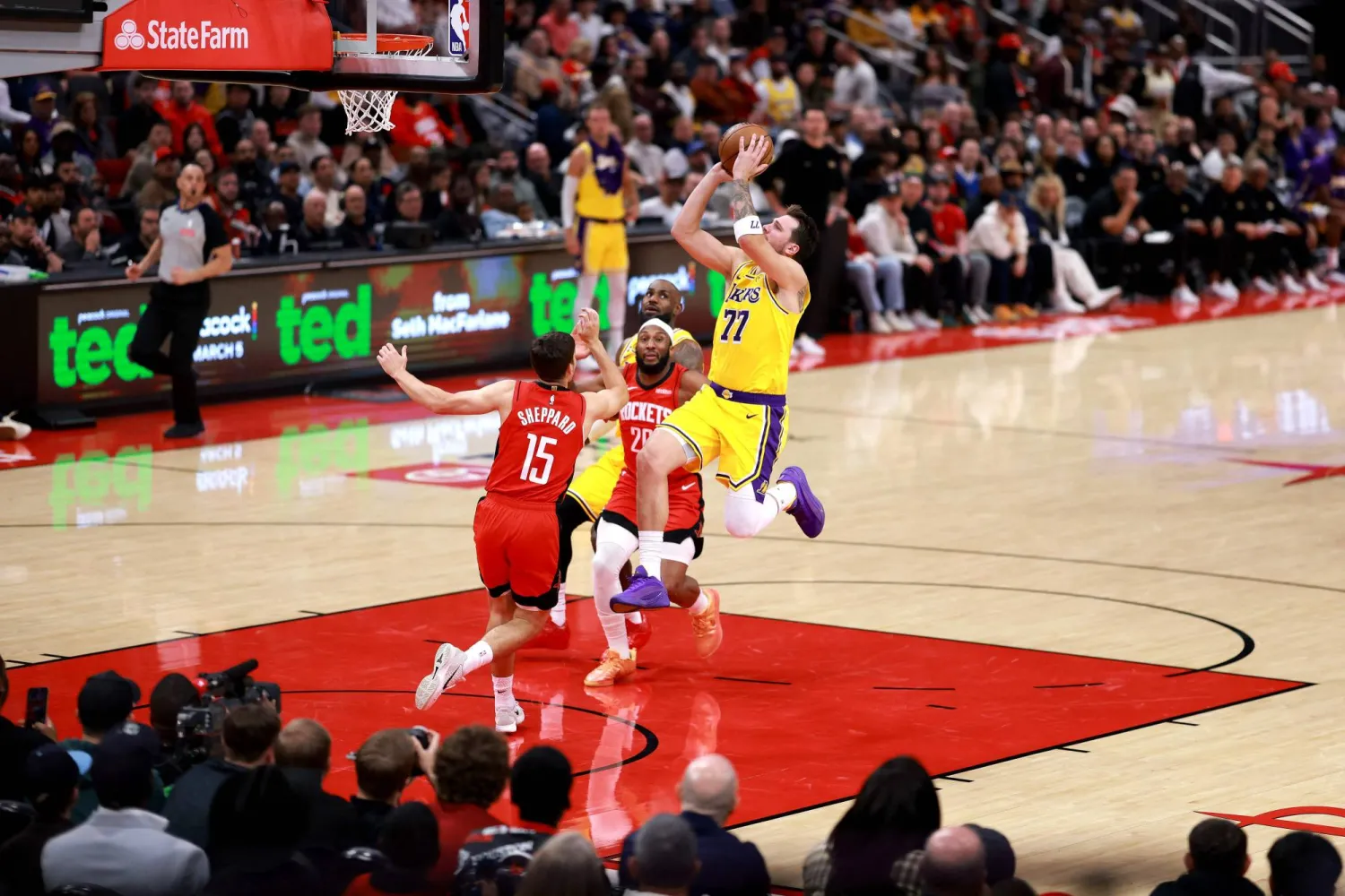 لوكا دونتشيتش... 36 نقطة (أ.ف.ب)