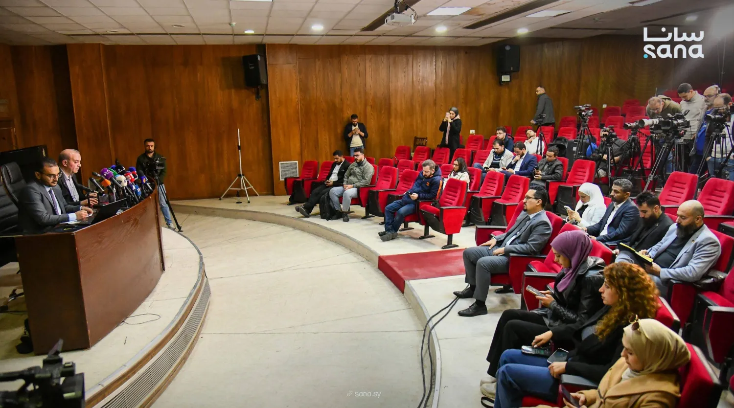 مؤتمر صحافي للجنة التحقيق الوطنية في أحداث السويداء عن تقريرها النهائي حول أحداث يوليو 2025 (سانا)