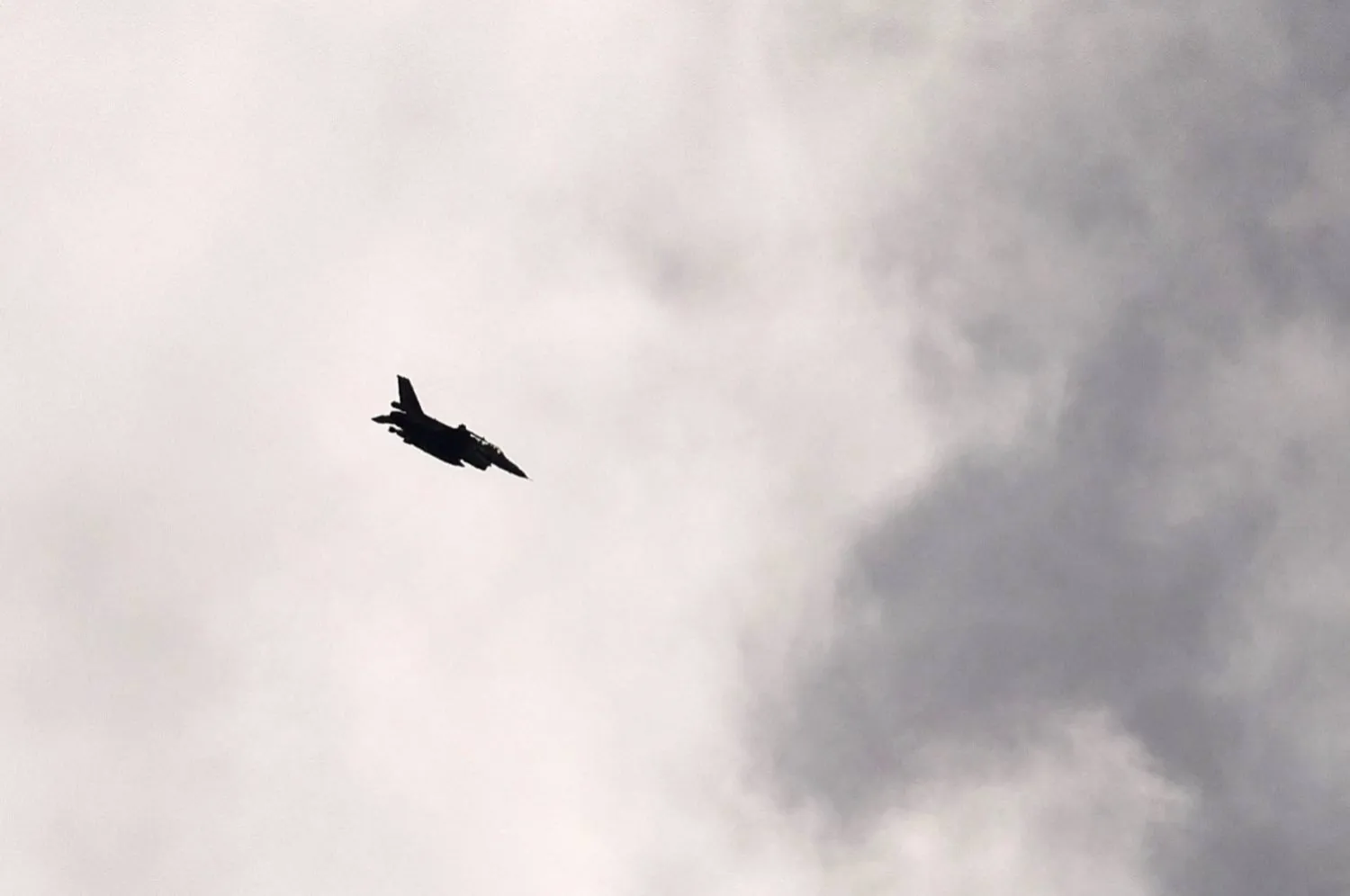 إيران تؤكد مقتل وزير الاستخبارات... والمرشد يتوعّد «قتلة» لاريجاني (تغطية حية)