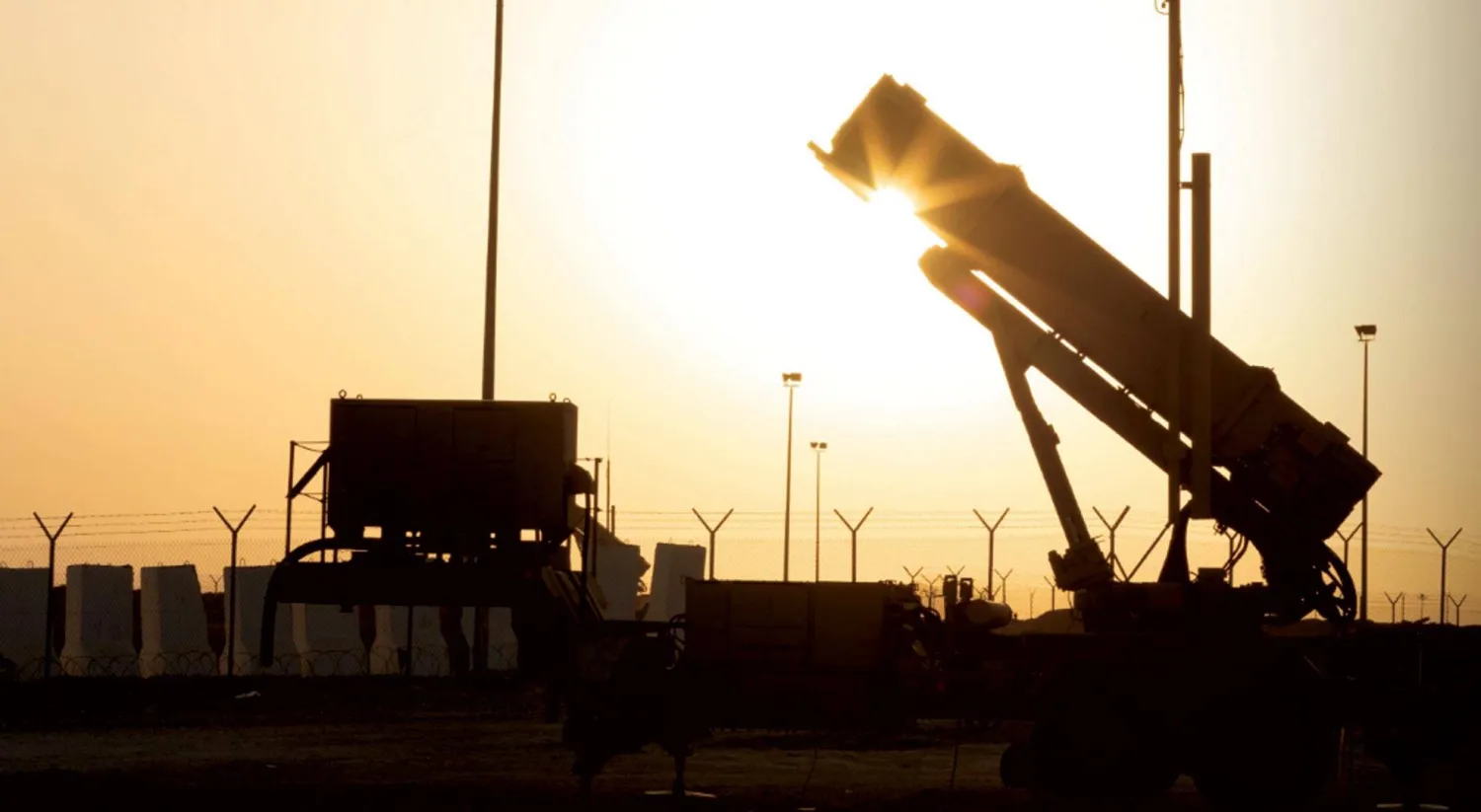  الدفاعات السعودية اعترضت ودمرت 64 مسيَّرة أطلقت على الرياض والمنطقة الشرقية (وزارة الدفاع السعودية)