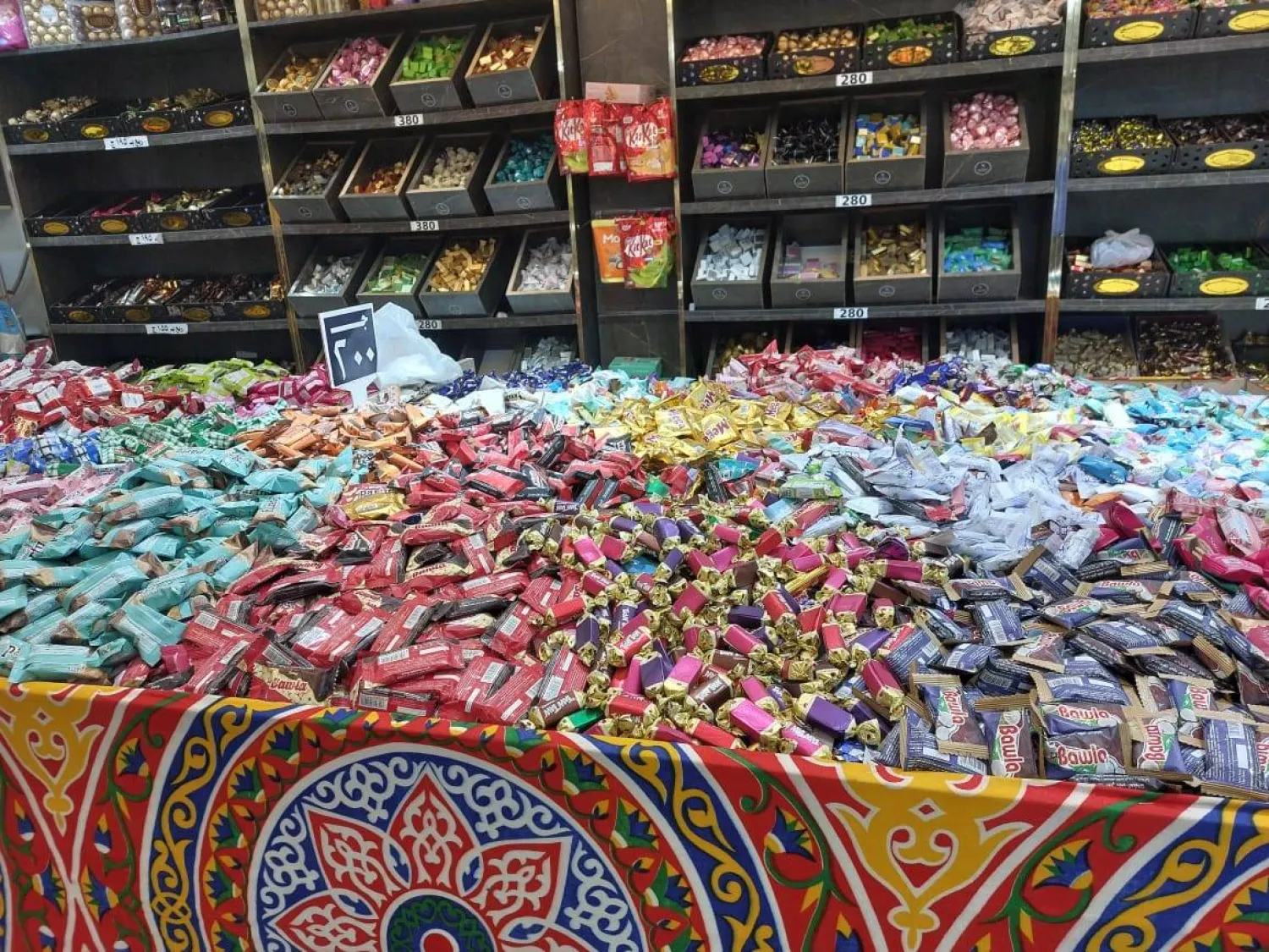 الشوكولاته من مفردات مائدة العيد في مصر (الشرق الأوسط)