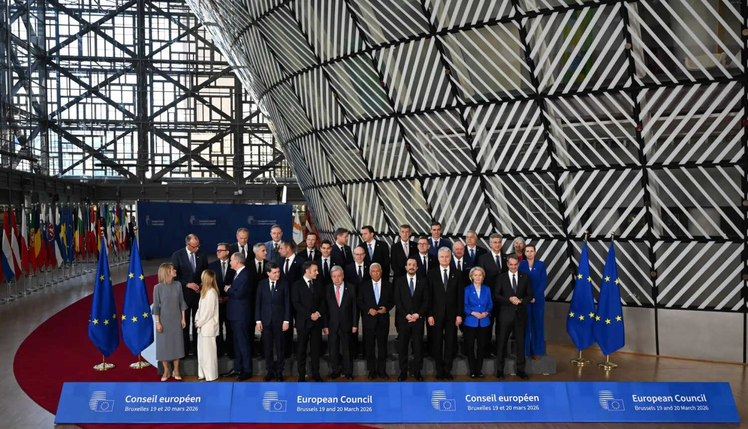 صورة جماعية لقادة الاتحاد الأوروبي في بروكسل يوم 19 مارس (د.ب.أ) 