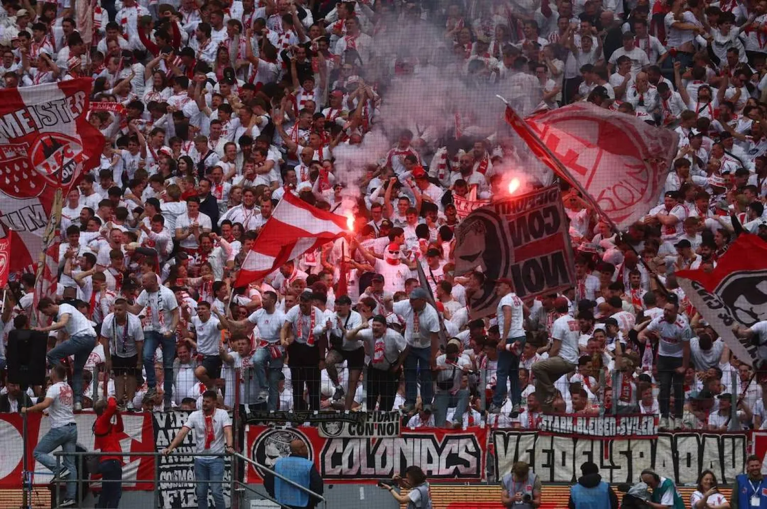 جماهير كولن (رويترز)