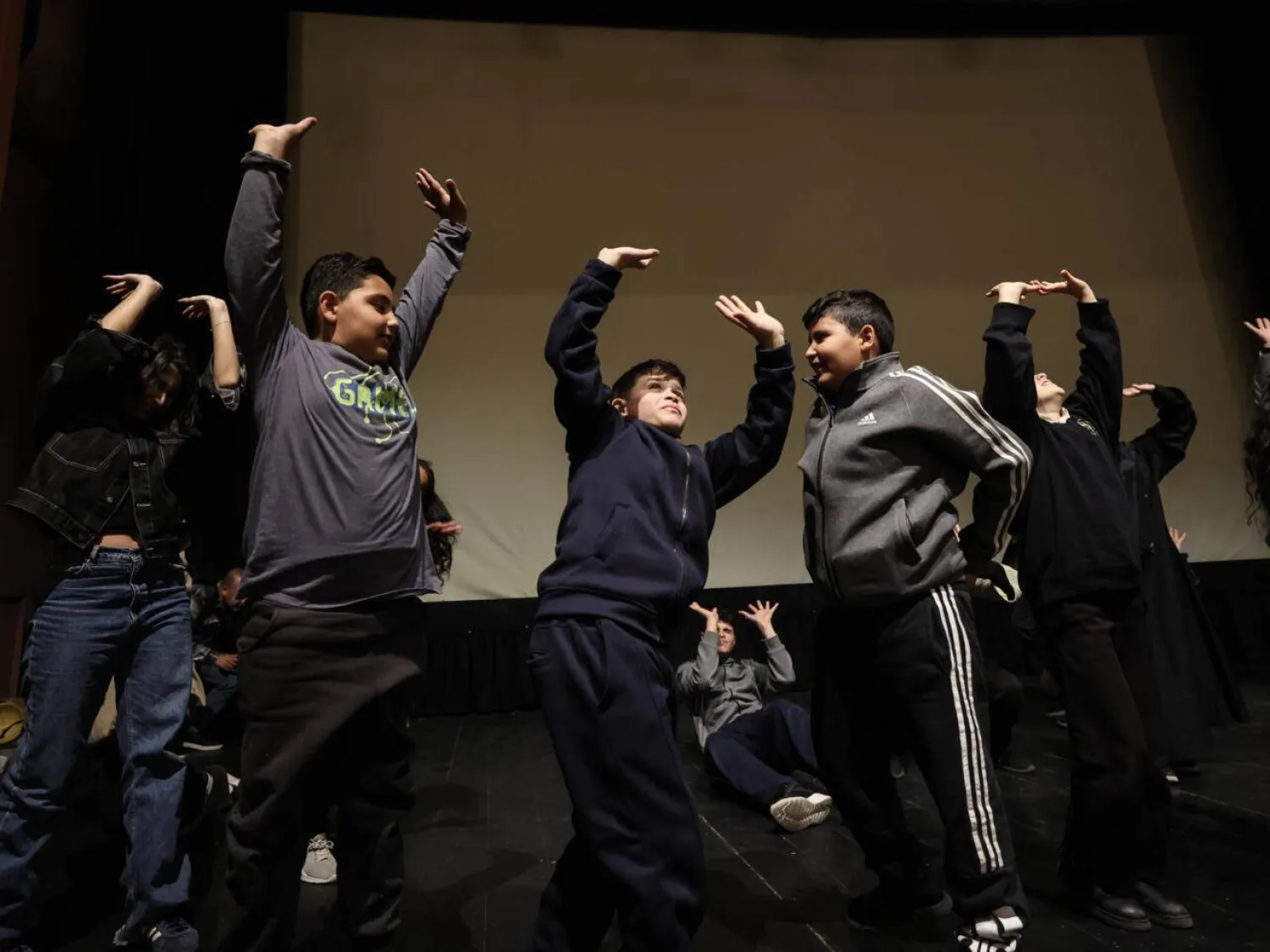 Theater helps displaced Lebanese children overcome the pain of war. Anwar AMRO / AFP
