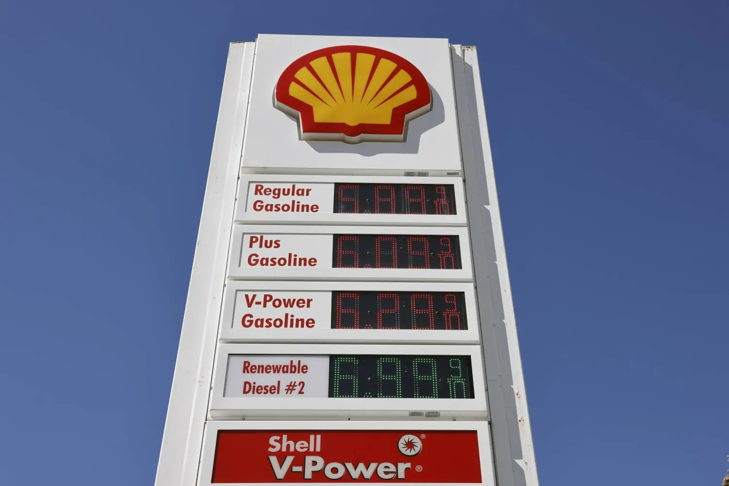 A digital price sign is seen at a Shell gasoline station in San Francisco, California, USA, 18 March 2026. EPA/JOHN G. MABANGLO