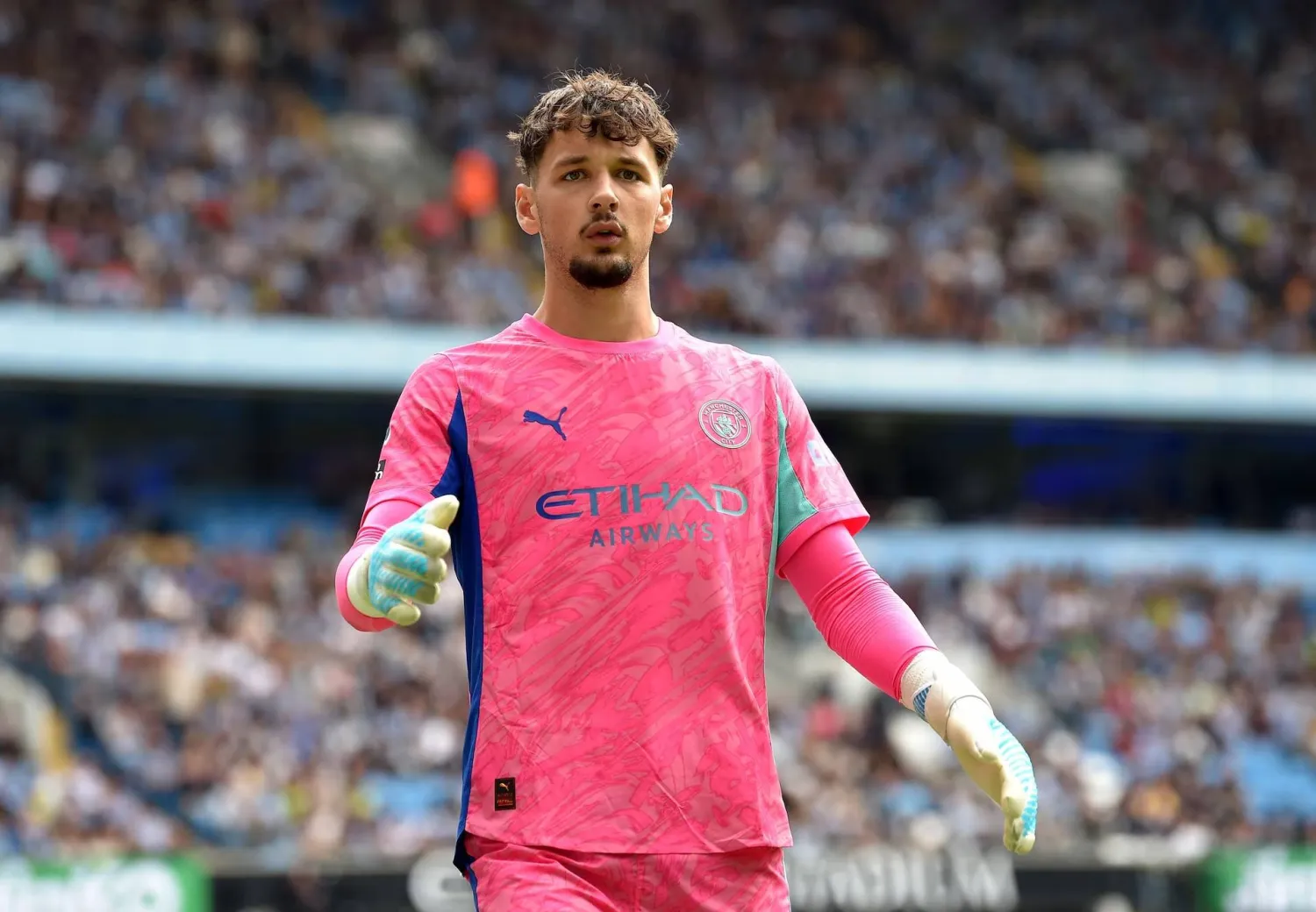 جيمس ترافورد (رويترز)