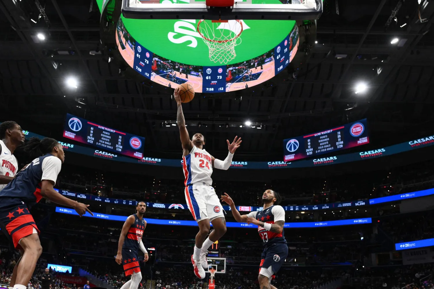 أوسار تومسون ساهم بسبع من أصل 16 سرقة نفذها بيستونز (أ.ب)