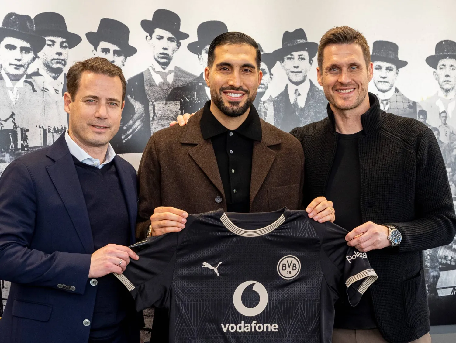 إيمري تشان بعد تجديد العقد (نادي بروسيا دورتموند)