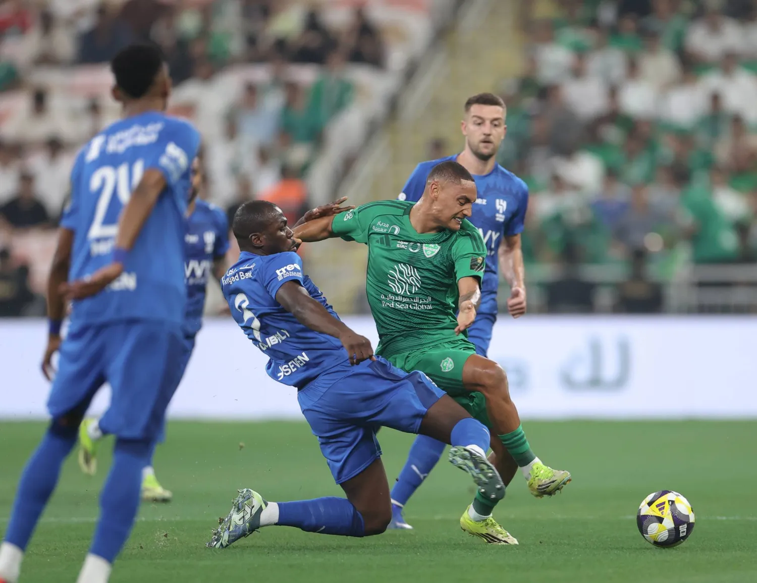 الهلال والأهلي ضمن الفرق المرشحة للقب (تصوير: عدنان مهدلي)