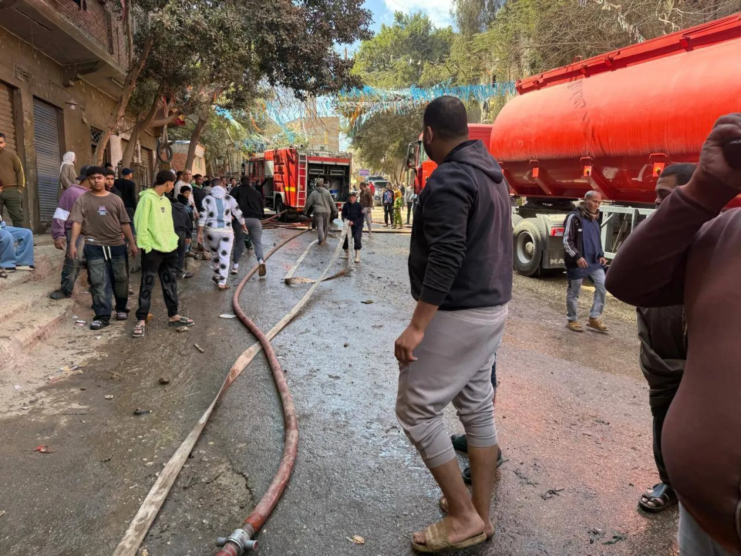 السلطات تحركت لإطفاء الحريق في حي منشأة ناصر بالقاهرة (محافظة القاهرة) 