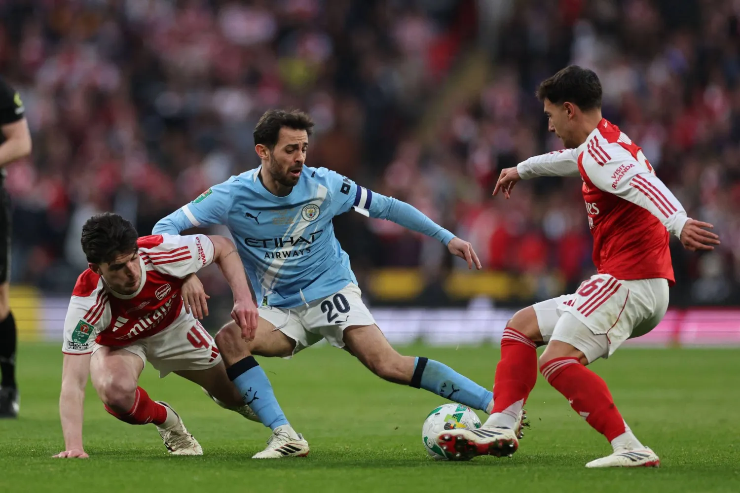 البرتغالي برناردو سيلفا نجم مان سيتي (أ.ف.ب)