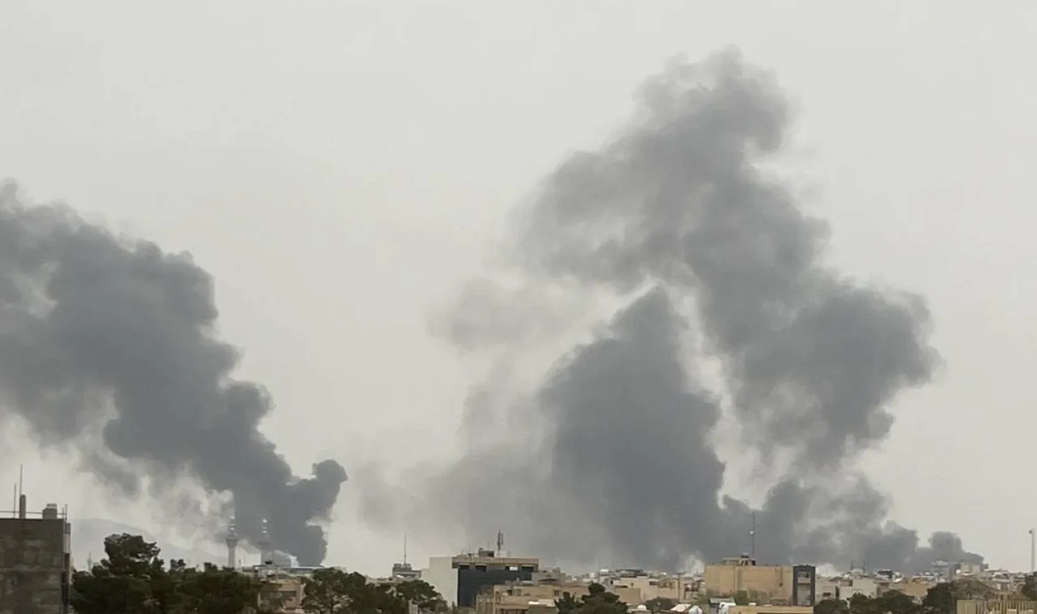 ضربات على القاعدة الجوية في أصفهان وسط إيران الأحد (شبكات التواصل)