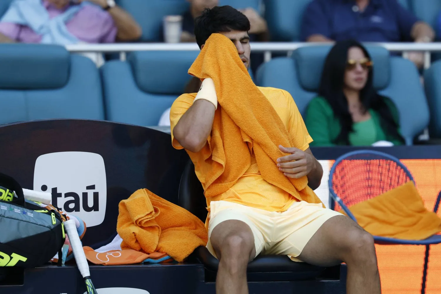 الإسباني كارلوس ألكاراس ودّع ميامي (رويترز)