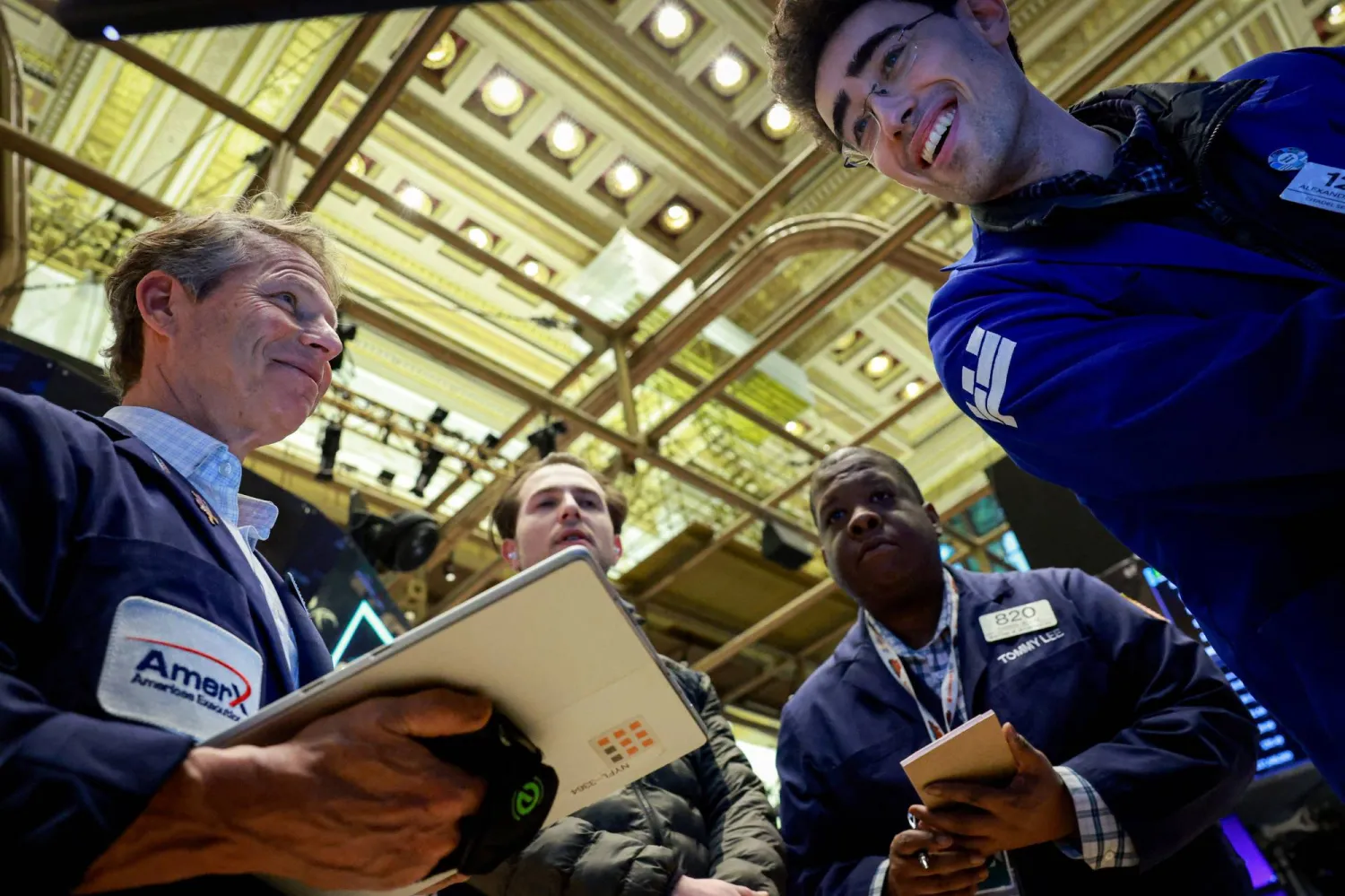 متداولون في بورصة نيويورك (رويترز)